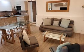 Beautiful Old Town Flat, Near The Beach